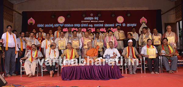 ಮೊಬೈಲ್‌ಗಳಿಂದ ಸಂವೇದನಾ ಶೀಲತೆಯಿಂದ ದೂರ: ಪುತ್ತಿಗೆ ಶ್ರೀ